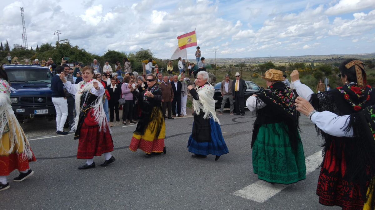 FOTOS | Gallegos de Altamiros honra a la Inmaculada Concepción