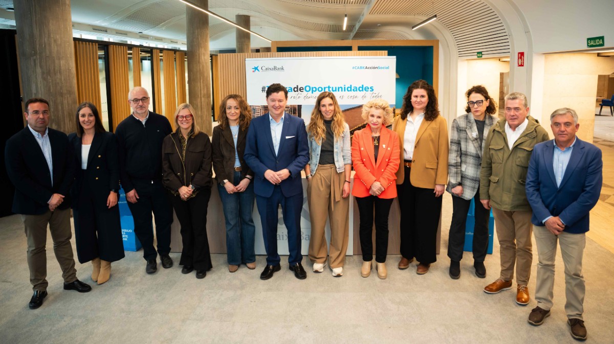 Presentaci&oacute;n de 'Tierra de oportunidades' en Valladolid.