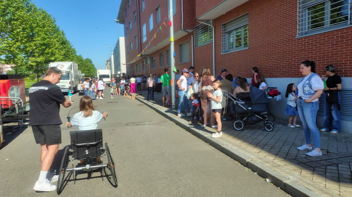 Actividades l&uacute;dicas en el barrio Valle Ambl&eacute;s.