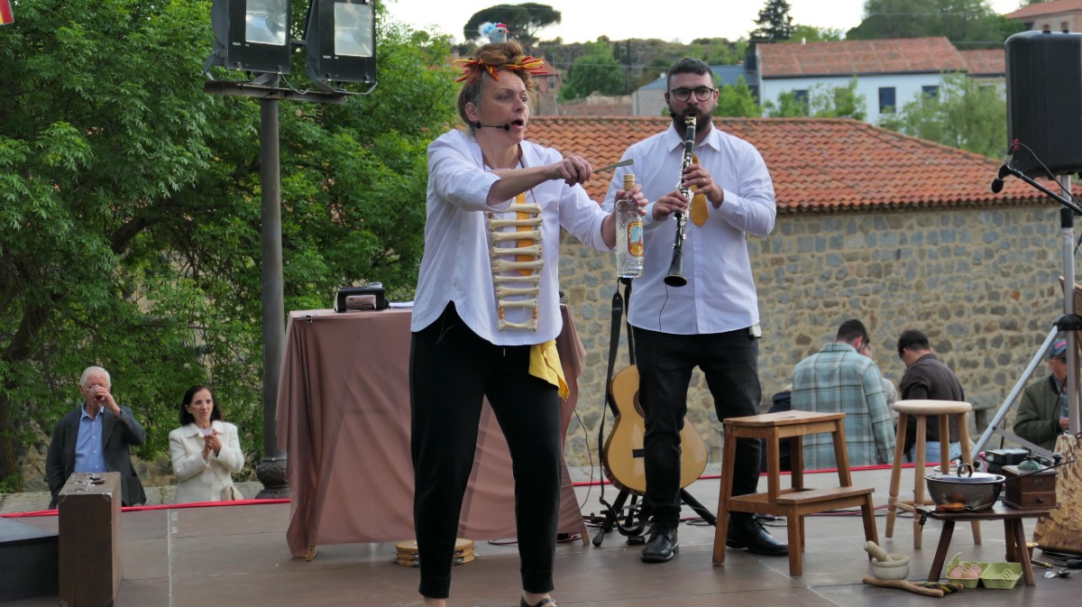 Espect&aacute;culo del d&uacute;o Antier Folk.