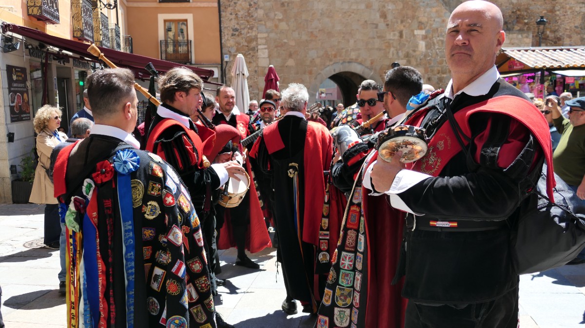 Pasacalles del Certamen de Tunas Ciudad de &Aacute;vila.