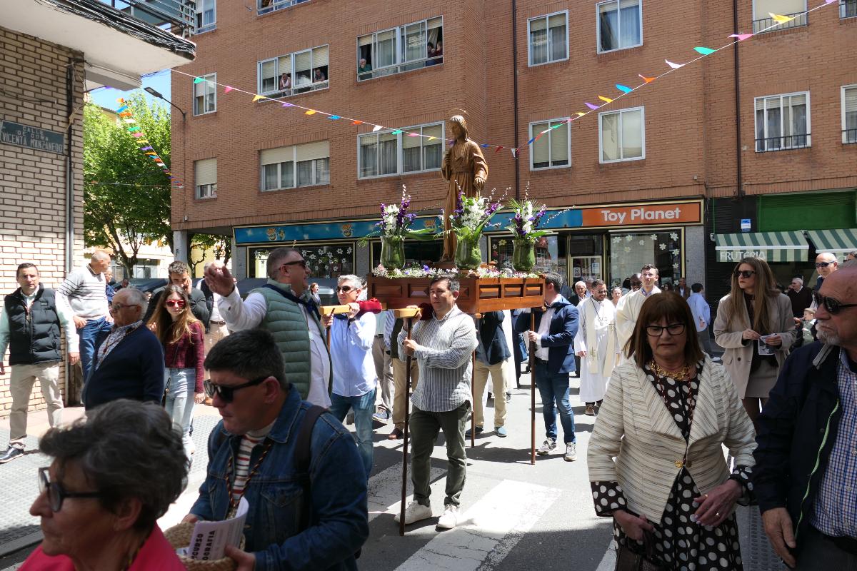 Procesi&oacute;n de San Jos&eacute; Obrero por el barrio de la Toledana.