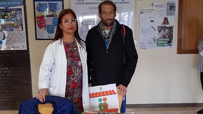 Mesa informativa de Alcer en el Hospital de Sonsoles.