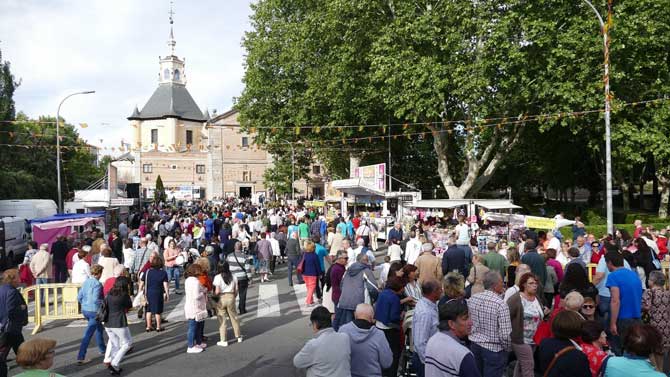Ambiente de fiesta en el barrio de San Antonio.