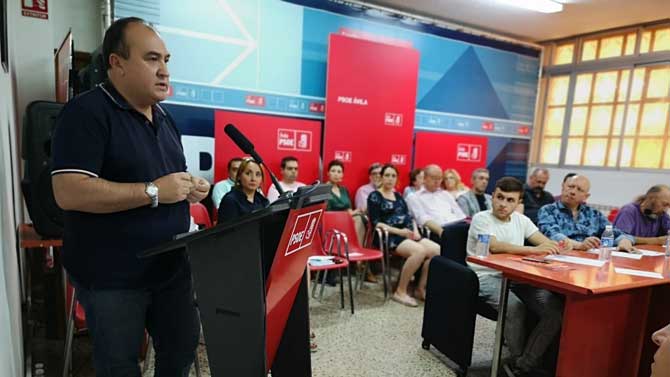 Pedro Muñoz Interviene en la ejecutiva del PSOE.