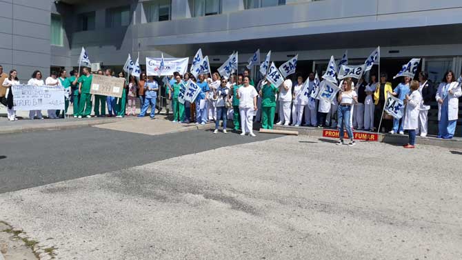 Protesta de auxiliares de enfermería ante el Hospital de Sonsoles.