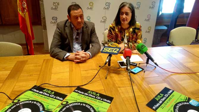 Sonsoles Sánchez-Reyes en la presentación de la Feria del Disco.