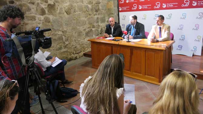 Rueda de prensa para presentar la organización municipal.
