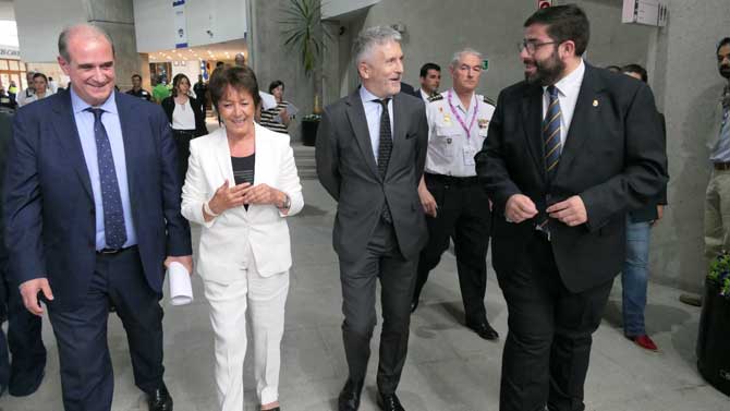 Director de la Policia, delegada del Gobierno, ministro del Interior y alcalde de Ávila.