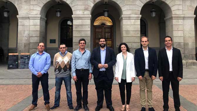 J.A.Jiménez (Urraca); M.Lidio Rodríguez (Vicolozano); J.C. Martín (Aldea); alcalde de Ávila; M.Ramos, (Alamedilla); R.Sánchez, (Bernuy); y D.Jiménez (Narrillos).