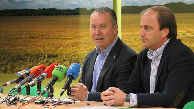 Donaciano Dujo y Joaquín Antonio Pino en rueda de prensa.