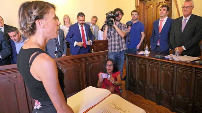 Toma de posesión de Eva Arias, concejal del PSOE.