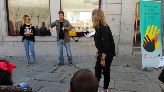 Día de las Lenguas de Signos en Ávila.