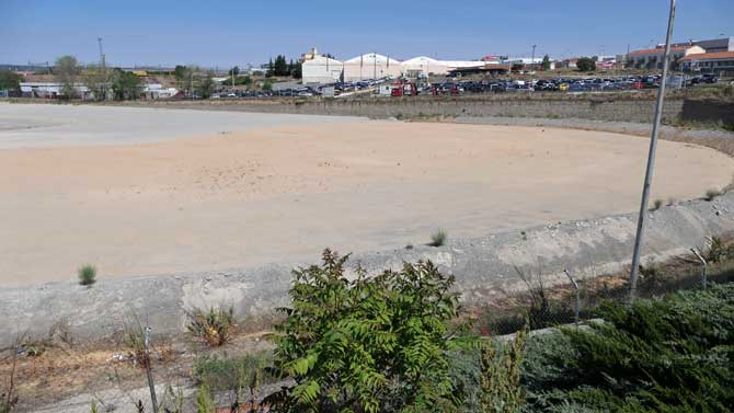 Terreno donde se levantará la nave de estampación.