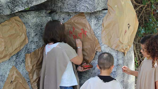 Imagen de archivo de un taller infantil en el Museo de &Aacute;vila.