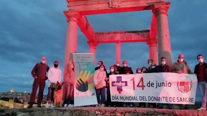 Hermandad de Donantes y Centro de Personas Sordas comparten los Cuatro Postes.