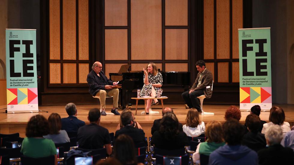 José María Muñoz Quirós, Luis Castro y Juan Mayorga conversan sobre Santa Teresa.