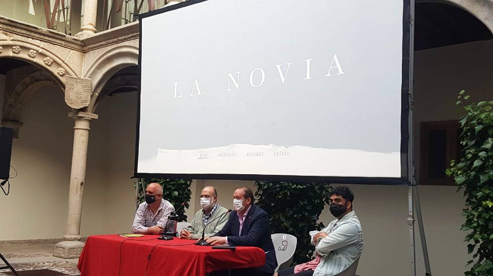 Jorge Marazu (derecha) en el coloquio sobre 'La novia'.
