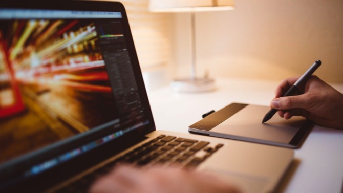 Trabajo de digitalización en una empresa.