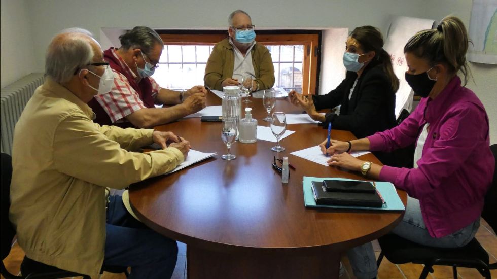 Reunión deL PSOE con la Asociación Puerta del Alcázar.