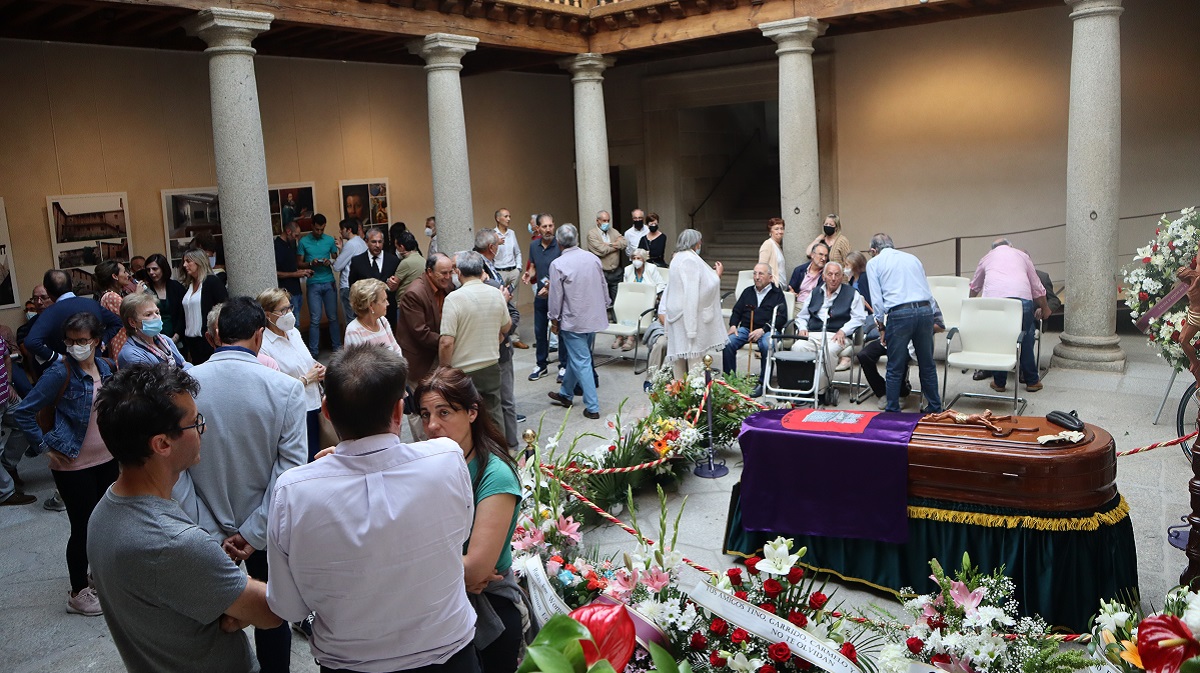 Capilla ardiente de Julio Jiménez.