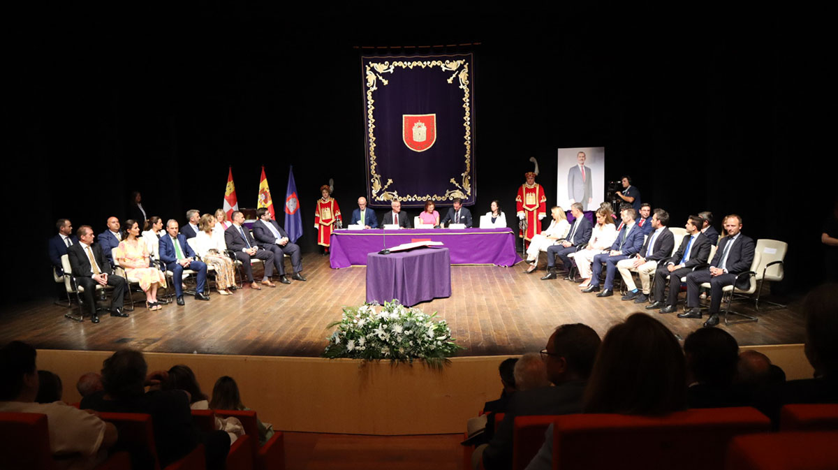 Pleno de constitución del Ayuntamiento de Ávila.