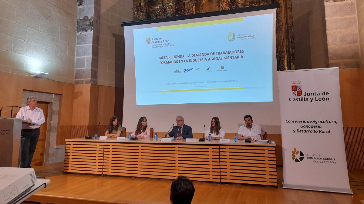 Jornada de formación en industria agroalimentaria.
