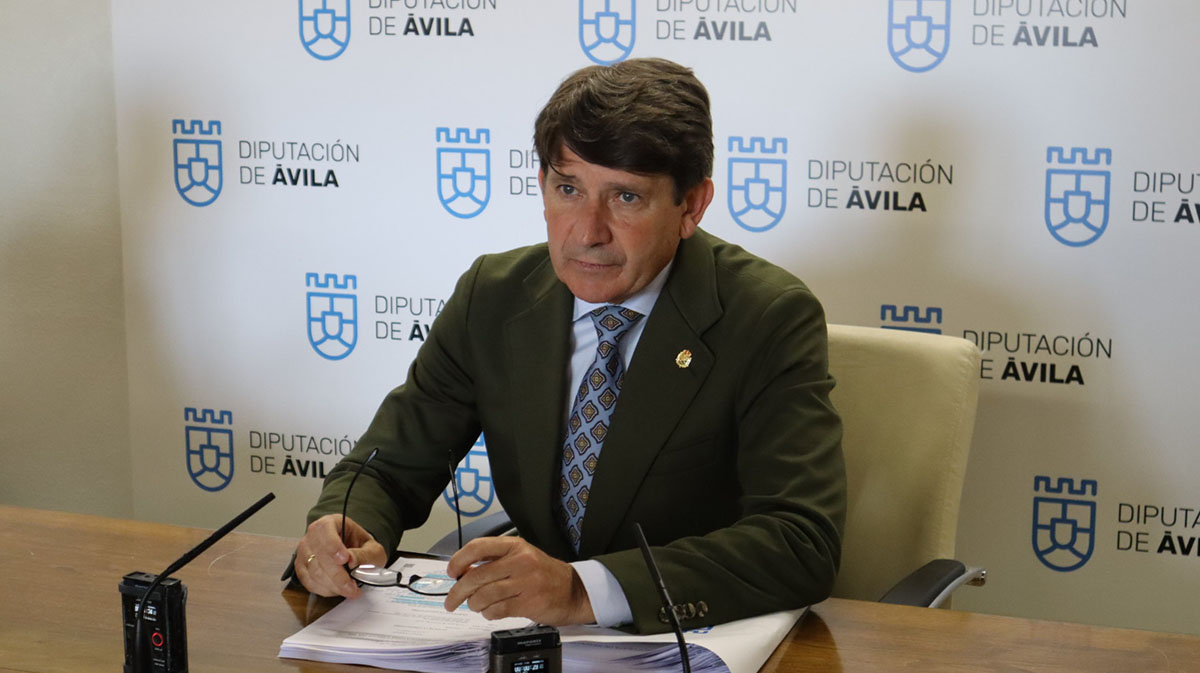 Juan Carlos S&aacute;nchez Mes&oacute;n explica los acuerdos de la Junta de Gobierno.