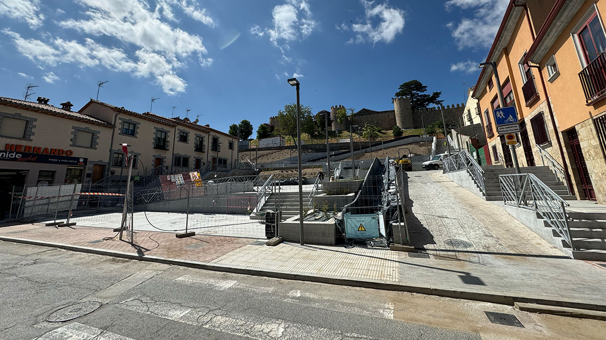 Obras en la plaza Ajates