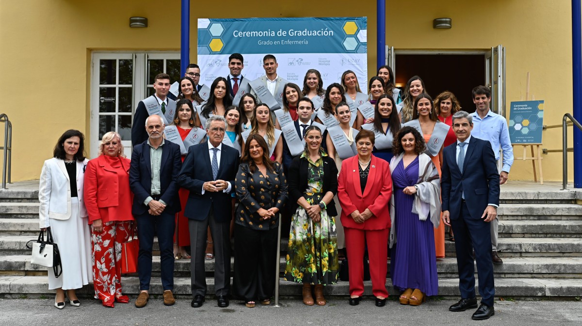 Graduación de Enfermería de la Escuela Hospital Mompía, de Santander, adscrita de a la UCAV.
