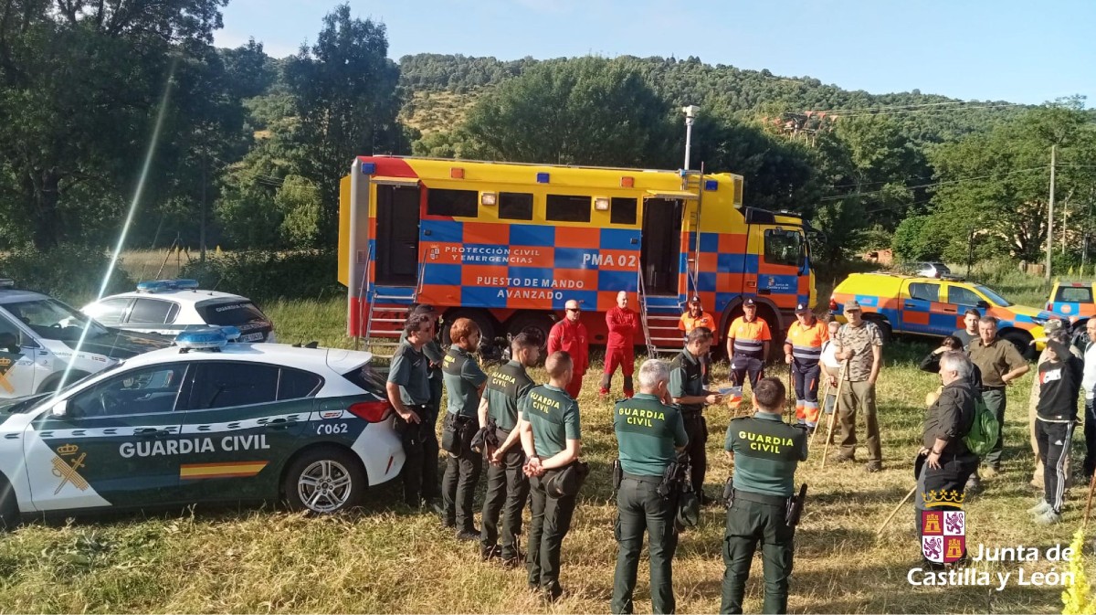 Dispositivo de búsqueda en Navahondilla, el sábado.