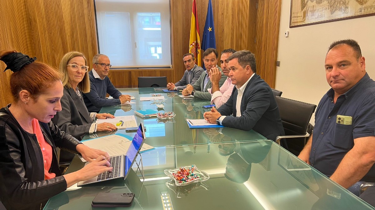 Reunión de la CHD con el vicepresidente de la Diputación e integrantes de las CUAS.
