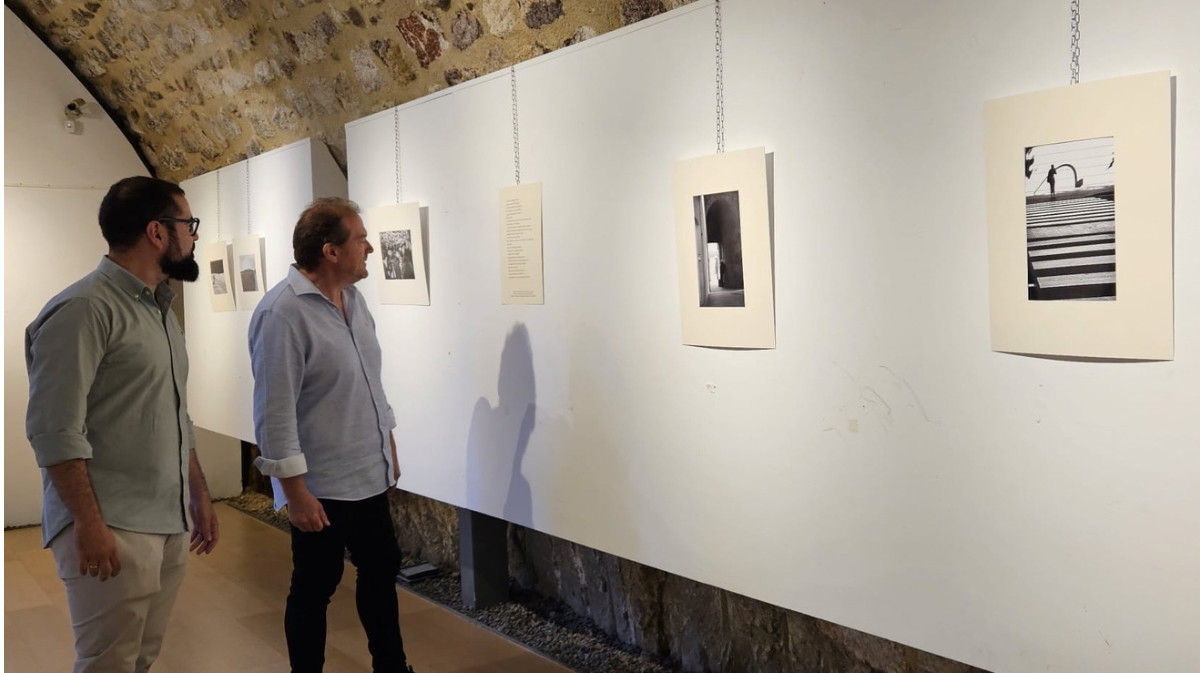 Manuel Rodríguez y el Ángel Sánchez en la inauguración de la exposición ‘Retaguardias+’