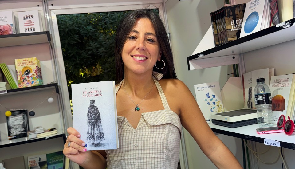 Mar&iacute;a S&aacute;nchez Bl&aacute;zquez en la Feria del Libro de Madrid.