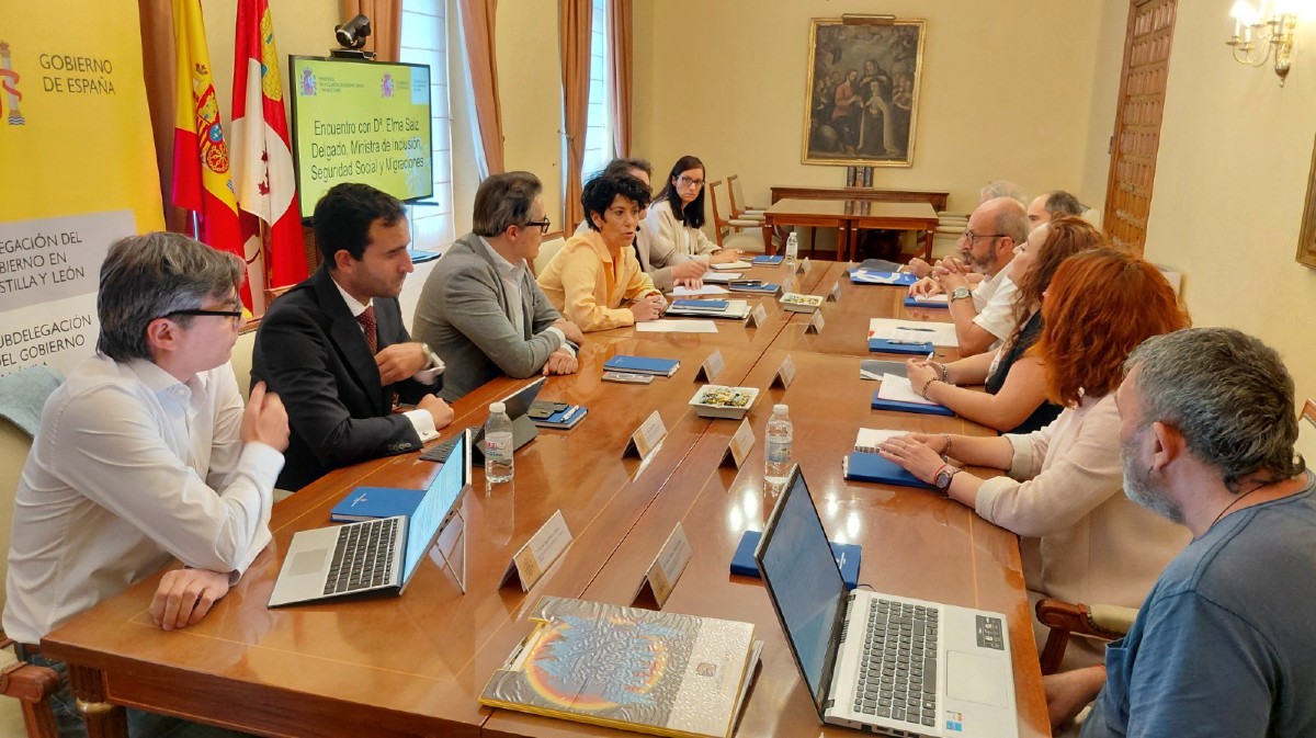 Saiz defiende la regularización extraordinaria como clave para la integración y los derechos de los migrantes