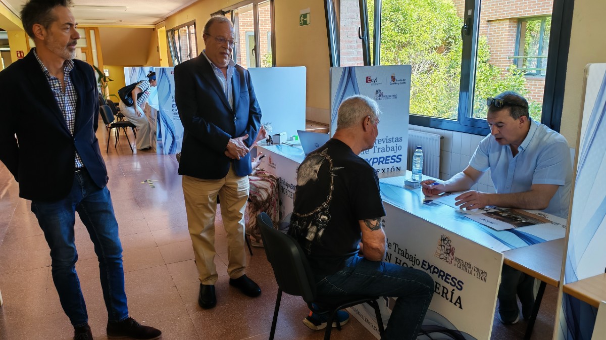 Jornada de entrevistas expr&eacute;s entre desempleados y empresas.