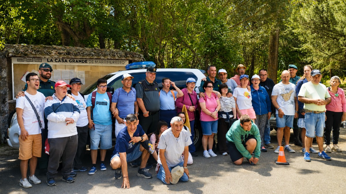 Jornada de inclusión y sensibilización ambiental con la Guardia Civil en los jardines de La Casa Grande