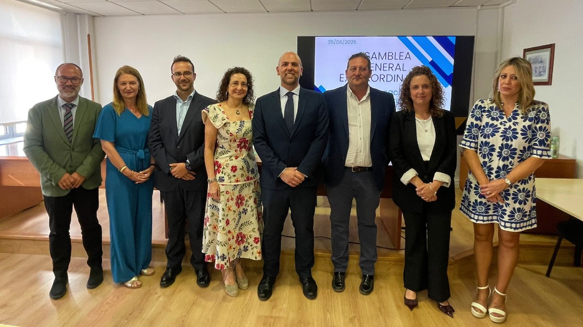 Nueva directiva de CEOE &Aacute;vila: F&eacute;lix Mart&iacute;n, Isabel Mu&ntilde;oz, Iv&aacute;n Hern&aacute;ndez, Silvia de la Calle, Diego D&iacute;ez, Amador Cuadrado, Laura Palacio y Teresa Mayor.