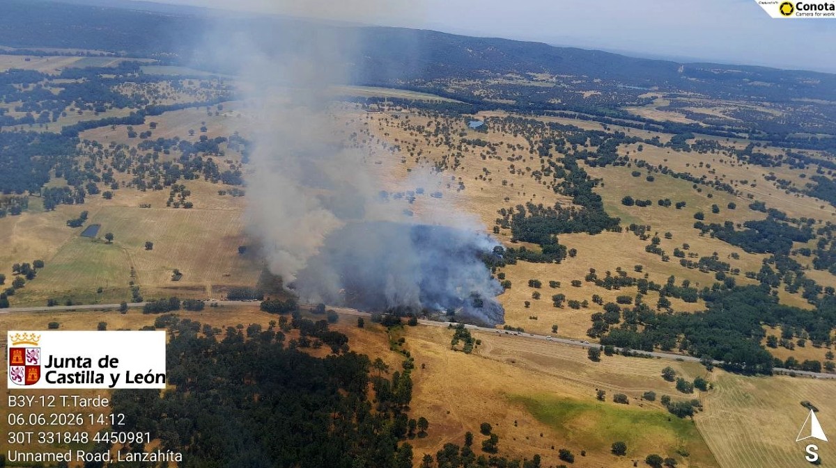 Incendio en Santa Cruz del Valle, el s&aacute;bado.