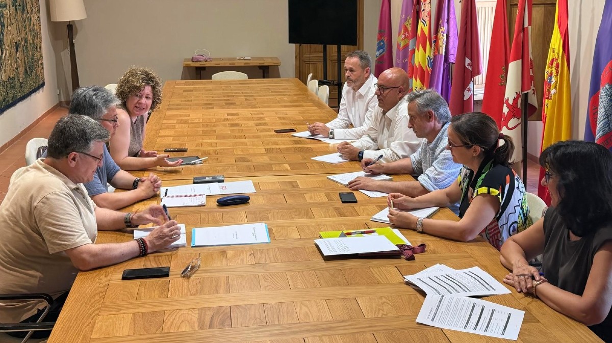 Reuni&oacute;n del Di&aacute;logo Social del Ayuntamiento de &Aacute;vila.