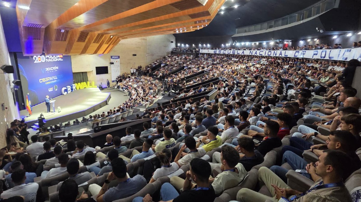 Congreso de seguridad digital C1b3rWall  en la Escuela Nacional de Polic&iacute;a.
