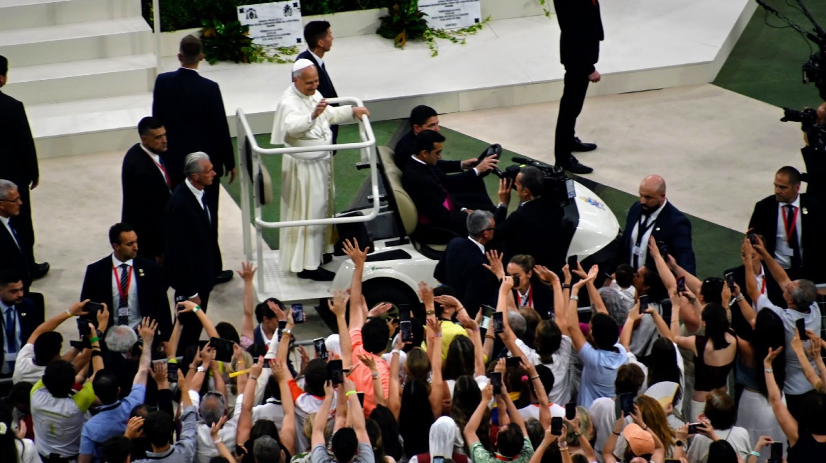 El papa Le&oacute;n XIV en el Bernab&eacute;u. Foto: Gonzalo Gonz&aacute;lez de Vega.