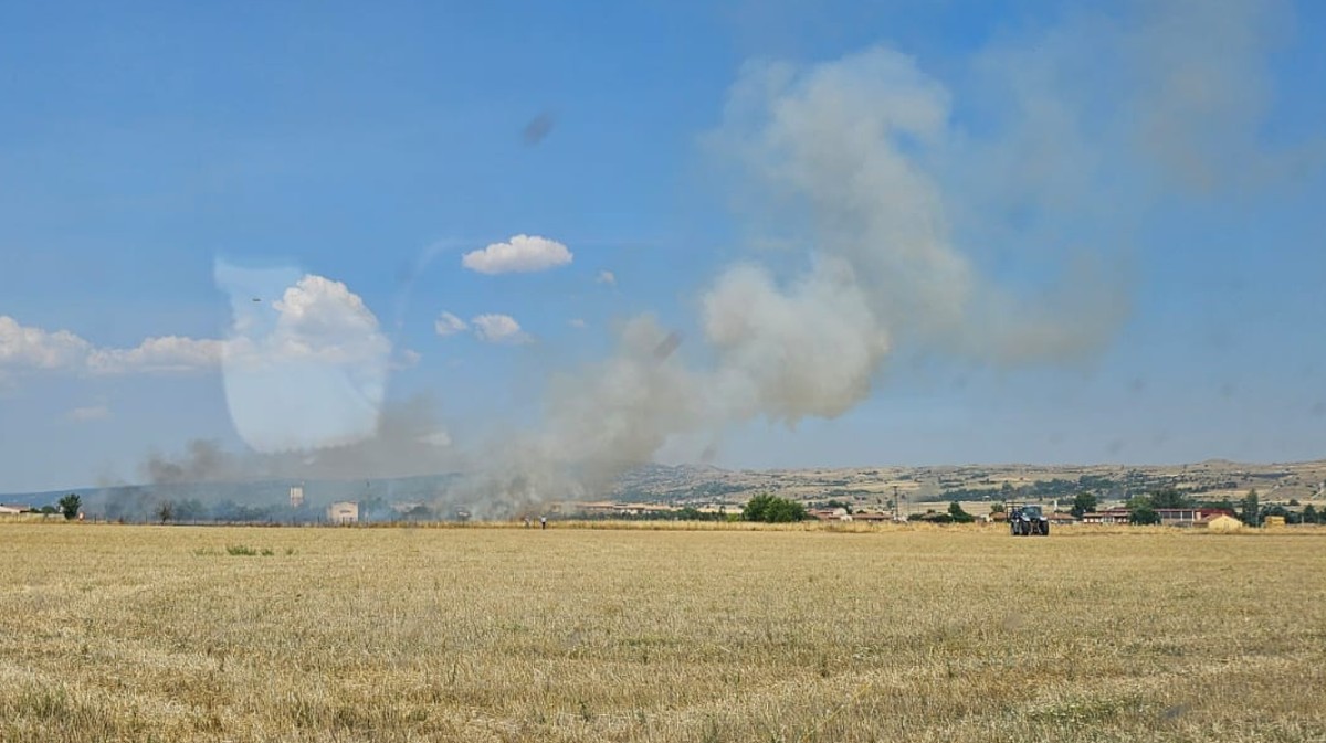 Imagen de archivo de la extinci&oacute;n de un incendio.