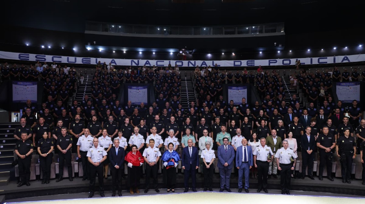 FOTOS | La Policía Nacional gradúa a 375 oficiales y supera los 1.600 alumnos en su Grado en Estudios Policiales
