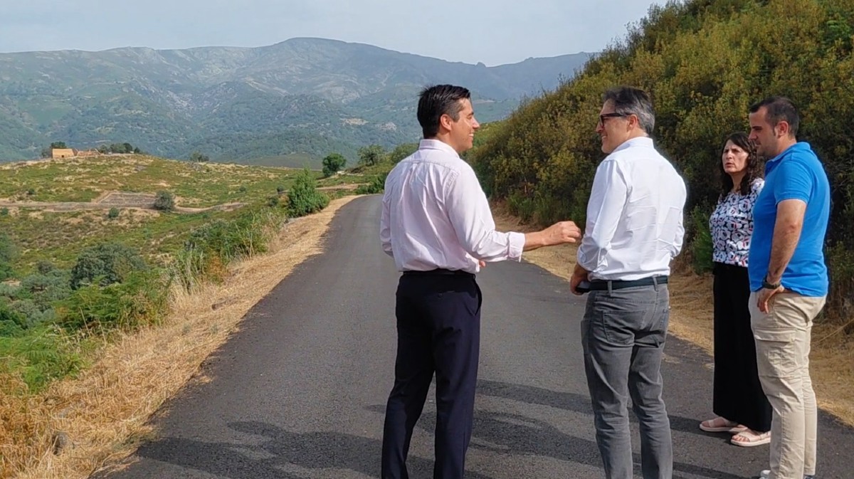Visita al camino de acceso al castro de El Raso.