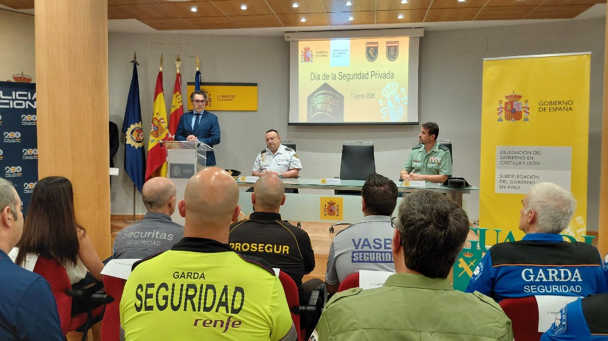 El subdelegado del Gobierno interviene en un acto de reconocimiento al  personal de la seguridad privada.