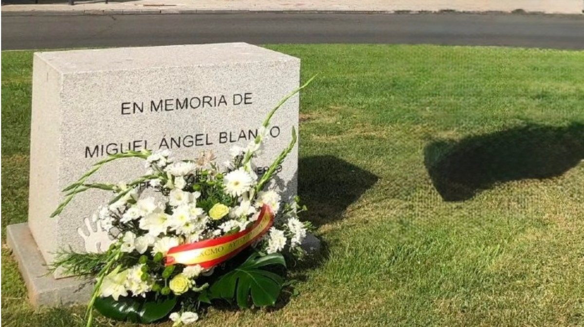 Monumento en recuerdo a Miguel &Aacute;ngel Blanco.