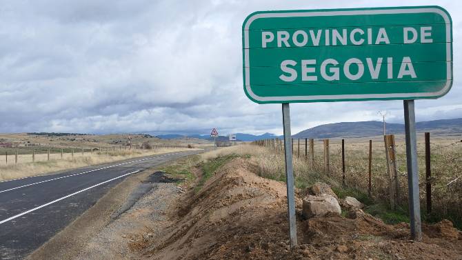 Carretera AV-500 en la provincia de Segovia.