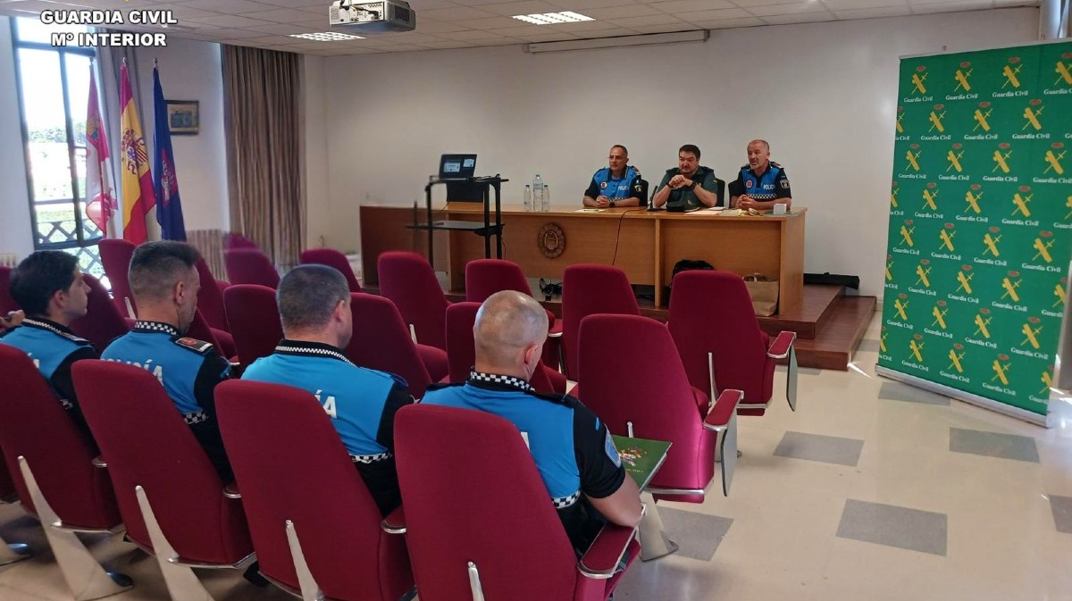 Formaci&oacute;n de la Guardia Civil a la Polic&iacute;a Local.