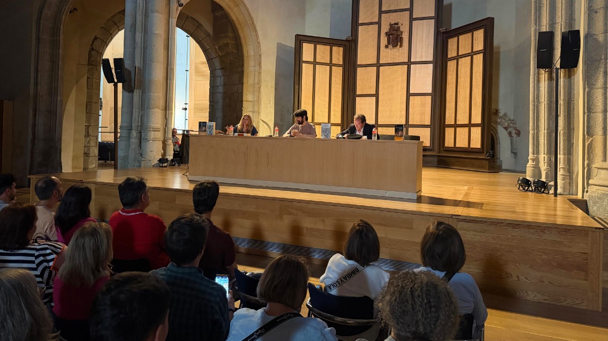David Ucl&eacute;s presenta su &uacute;ltima obra en &Aacute;vila.